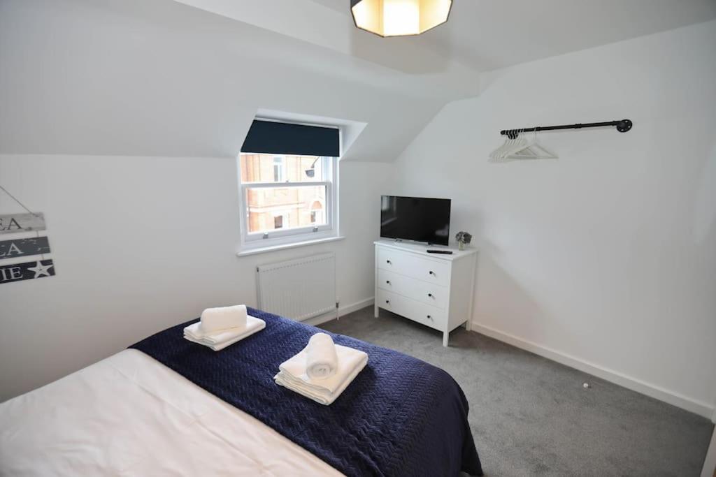 Exmouth - Apartment 1, Strand House - Modern 2 Bedroom Apartment, Perfect Location For Access To Beach & Town Centre - Sleeps 4 Guests - No Parking - Hosted By Rentmyhouse 외부 사진