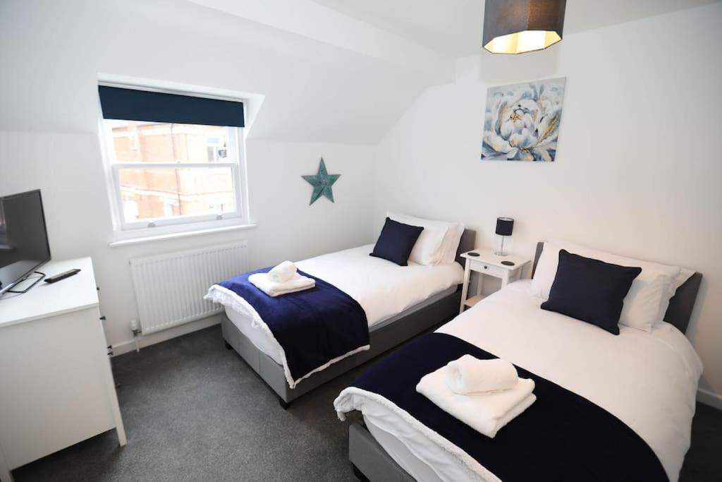 Exmouth - Apartment 1, Strand House - Modern 2 Bedroom Apartment, Perfect Location For Access To Beach & Town Centre - Sleeps 4 Guests - No Parking - Hosted By Rentmyhouse 외부 사진